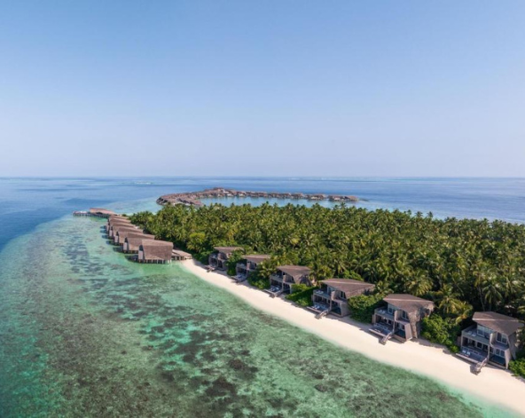 前往馬列機場→搭乘水上飛機前往渡假島→渡假島上自由探索