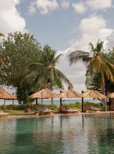 Day3：享用渡假村早餐→私人療癒音療體驗課程90分鐘→酒店內Check In→南洋下午茶→渡假村欣賞金巴蘭日落&沙灘享用晚餐 (本日若想前往烏布市區逛市集或參觀美術館等，可提前一天與導遊討論)